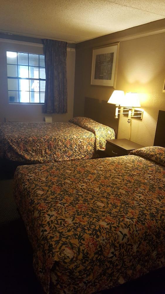 Howard Johnson By Wyndham Atlanta College Park Bagian luar foto