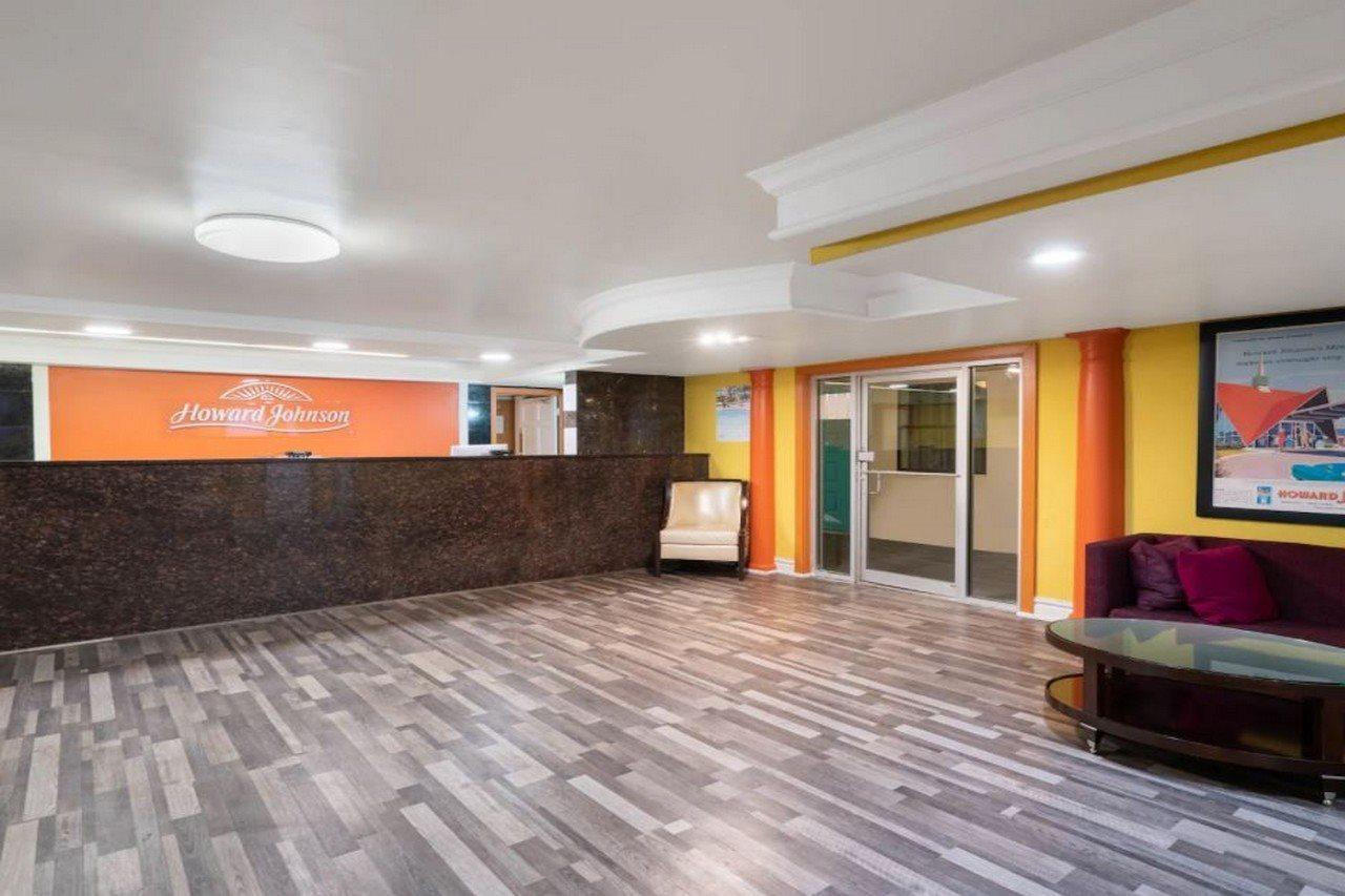 Howard Johnson By Wyndham Atlanta College Park Bagian luar foto