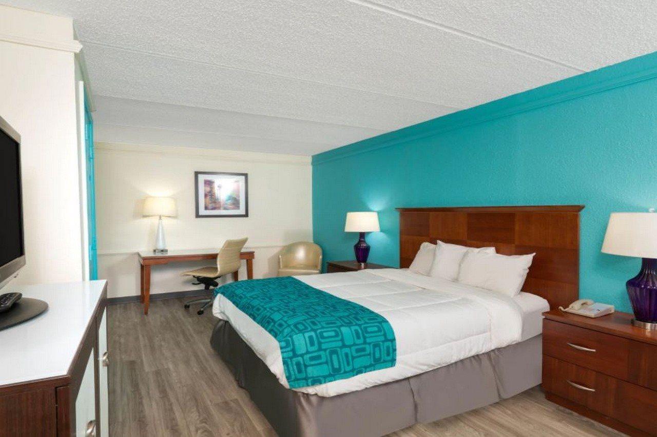 Howard Johnson By Wyndham Atlanta College Park Bagian luar foto