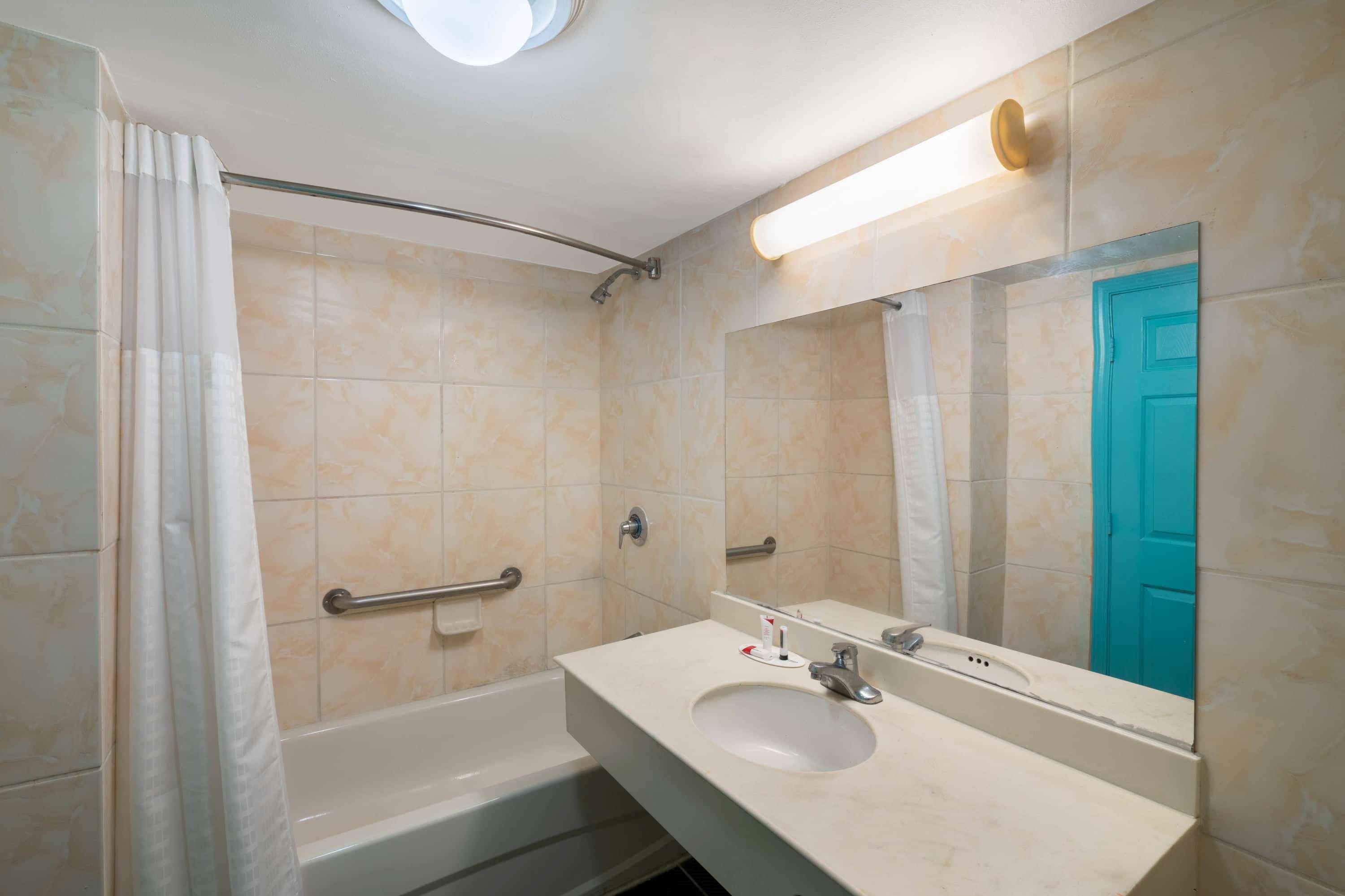 Howard Johnson By Wyndham Atlanta College Park Bagian luar foto