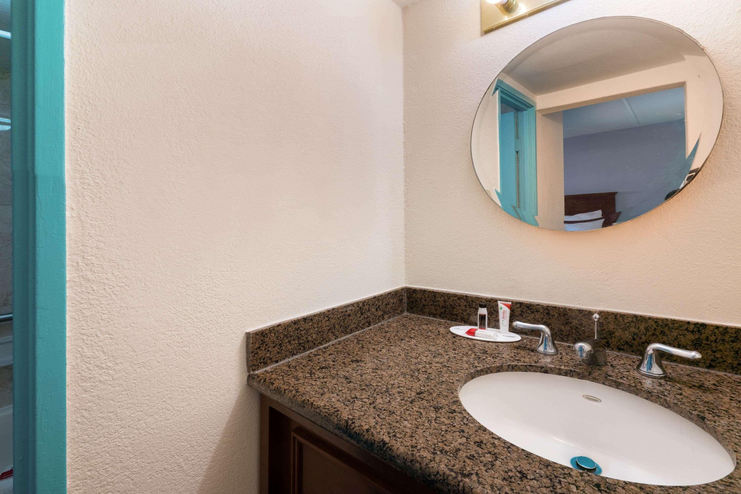 Howard Johnson By Wyndham Atlanta College Park Bagian luar foto