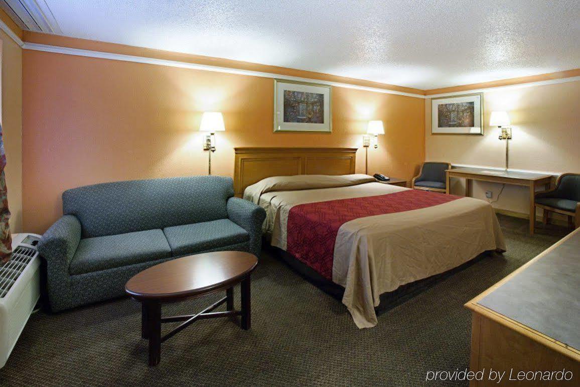 Howard Johnson By Wyndham Atlanta College Park Bagian luar foto