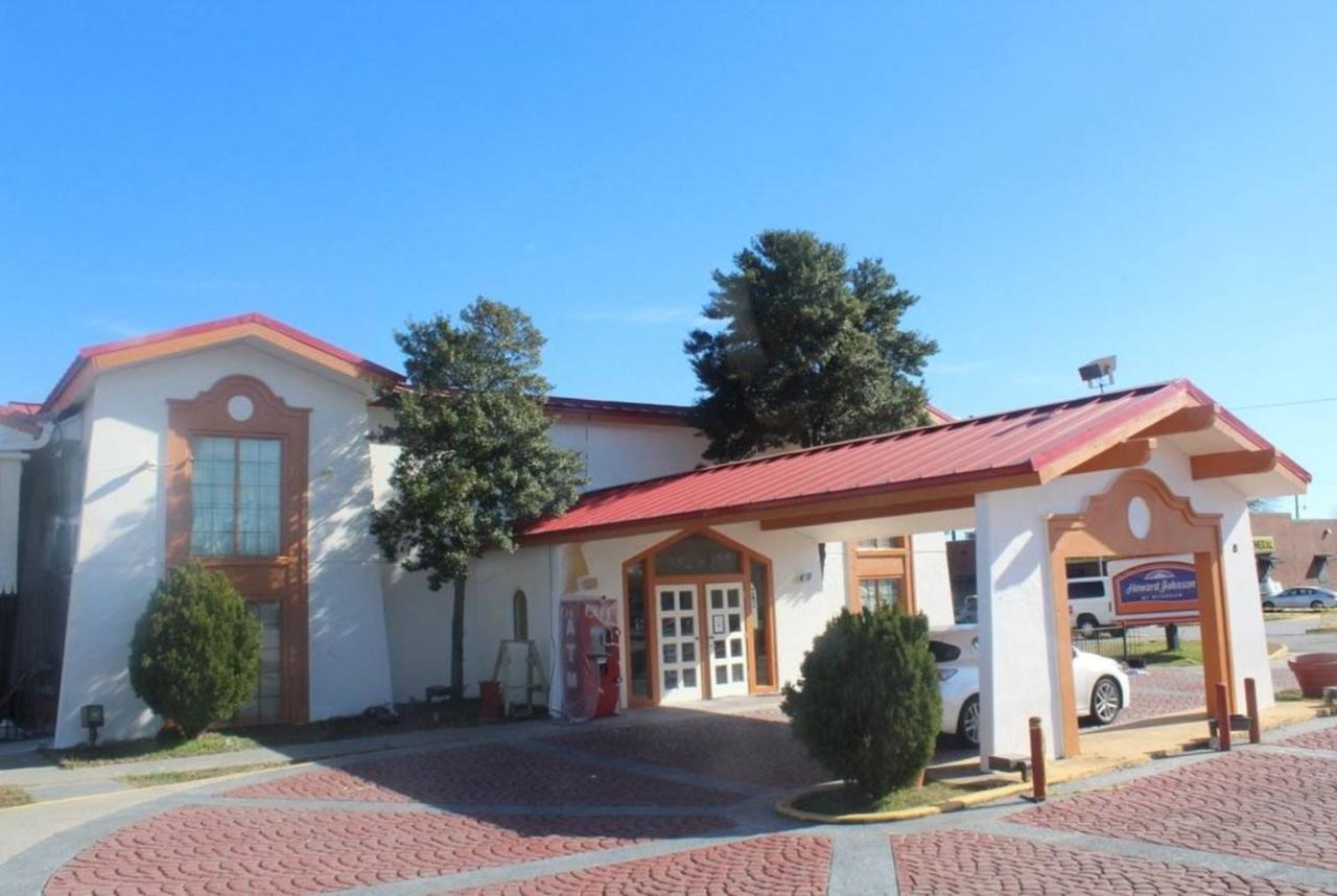 Howard Johnson By Wyndham Atlanta College Park Bagian luar foto