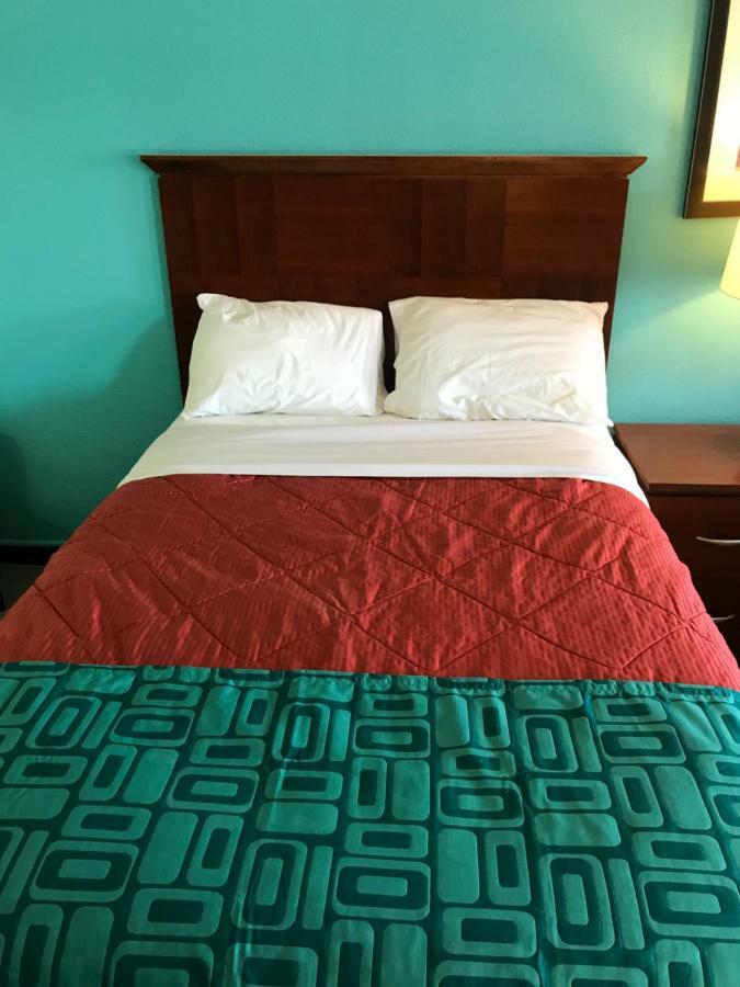 Howard Johnson By Wyndham Atlanta College Park Bagian luar foto