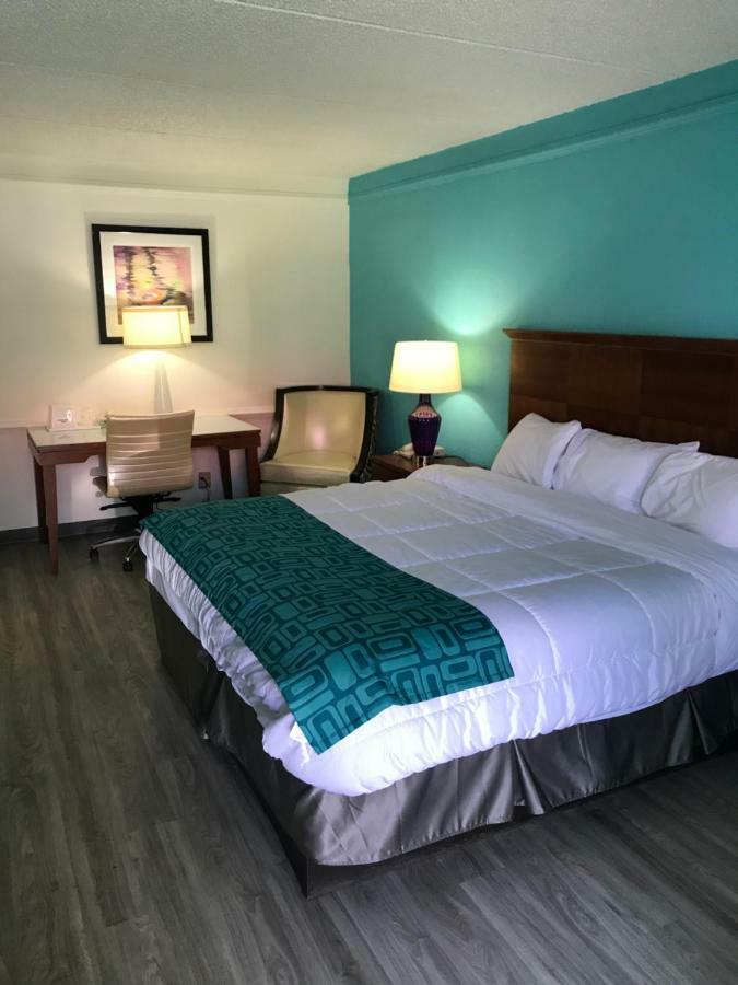 Howard Johnson By Wyndham Atlanta College Park Bagian luar foto
