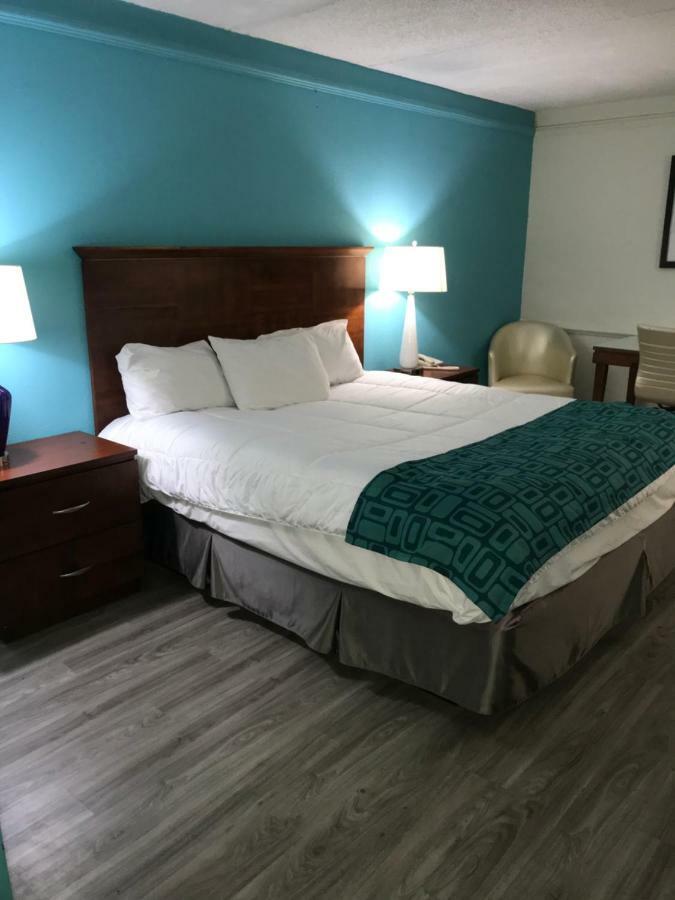 Howard Johnson By Wyndham Atlanta College Park Bagian luar foto